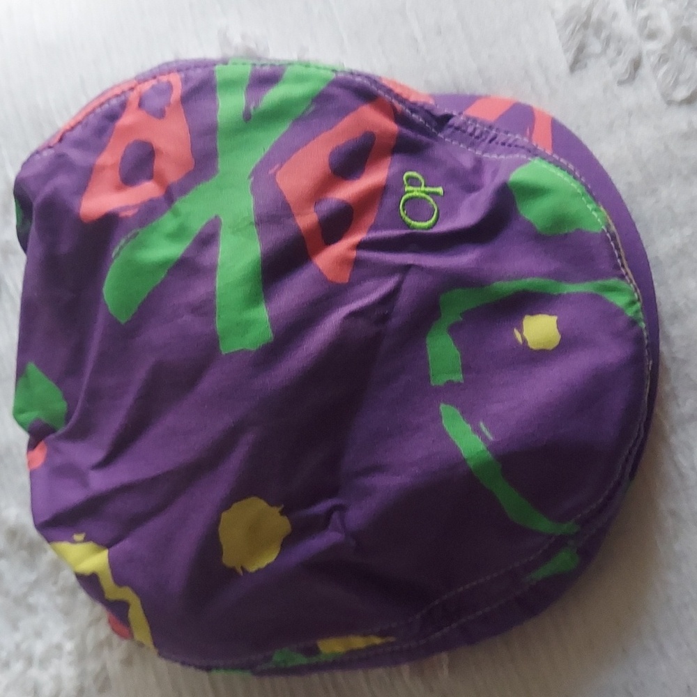 Vintage OP cap from the early 80's excellent shape. Elastic back snap front